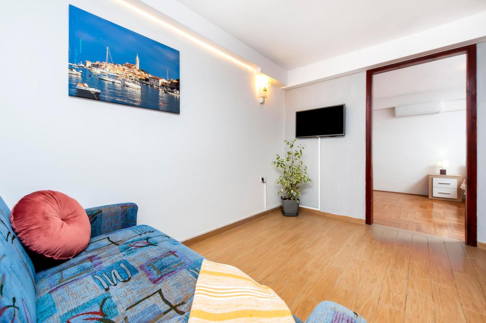 Apartments And Room Silvana Ρόβινι Εξωτερικό φωτογραφία