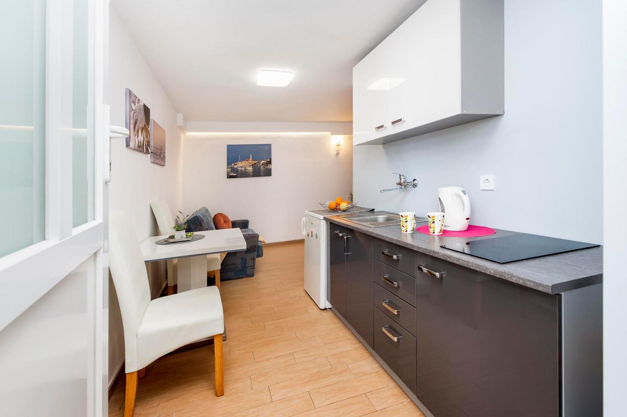 Apartments And Room Silvana Ρόβινι Εξωτερικό φωτογραφία