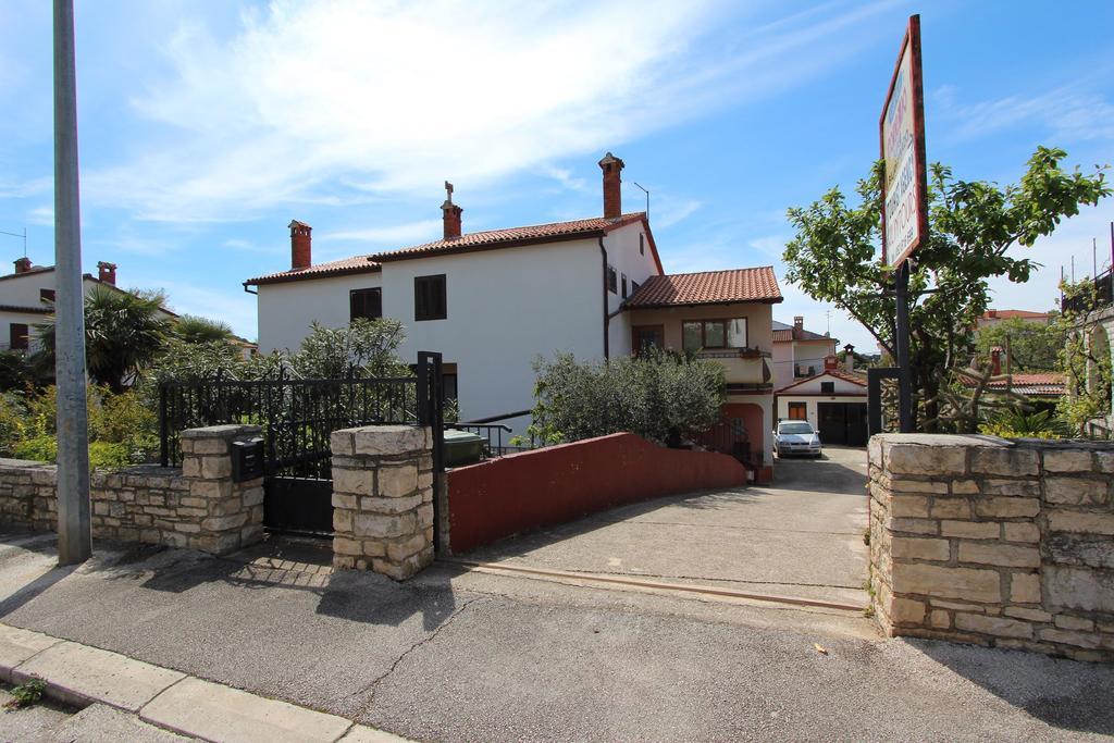 Apartments And Room Silvana Ρόβινι Εξωτερικό φωτογραφία